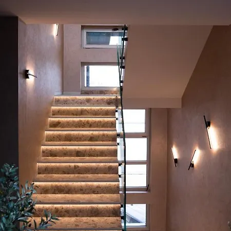 Gracian Aparthotel 4*