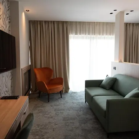 Aparthotel Gracian