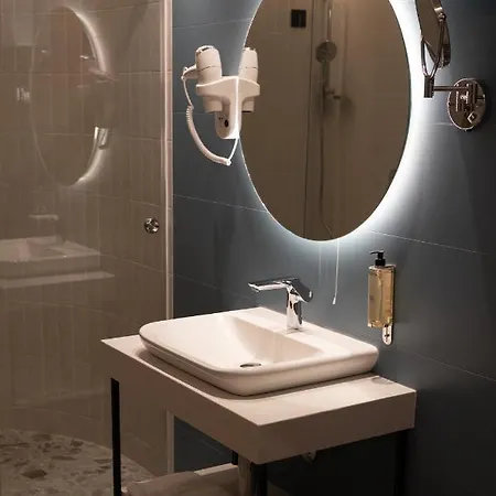 Gracian Aparthotel 4*