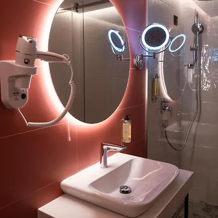 Gracian Aparthotel